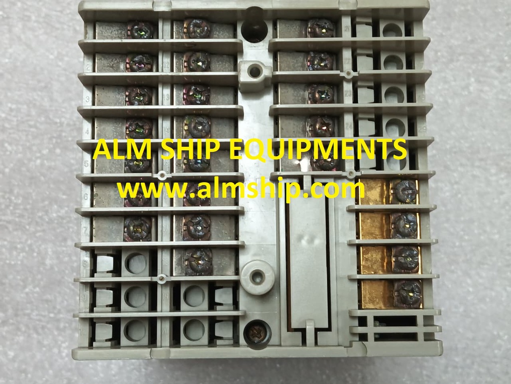 TEMPERATURE CONTROLLER/ YAMATAKE / SDC40