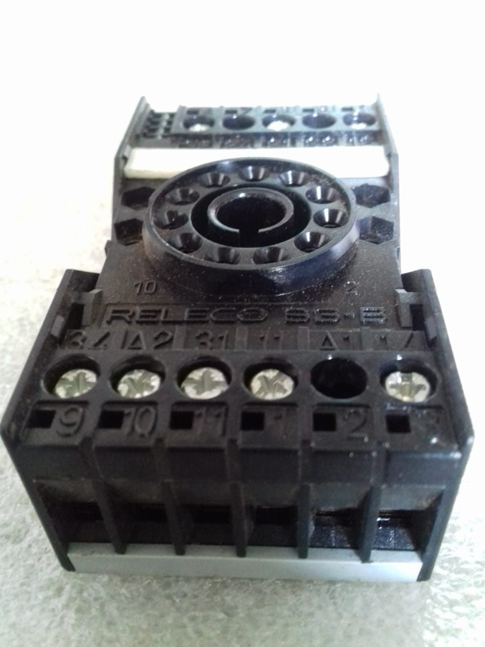 RELECO 10A/380V 10A/300V >PC-FR<