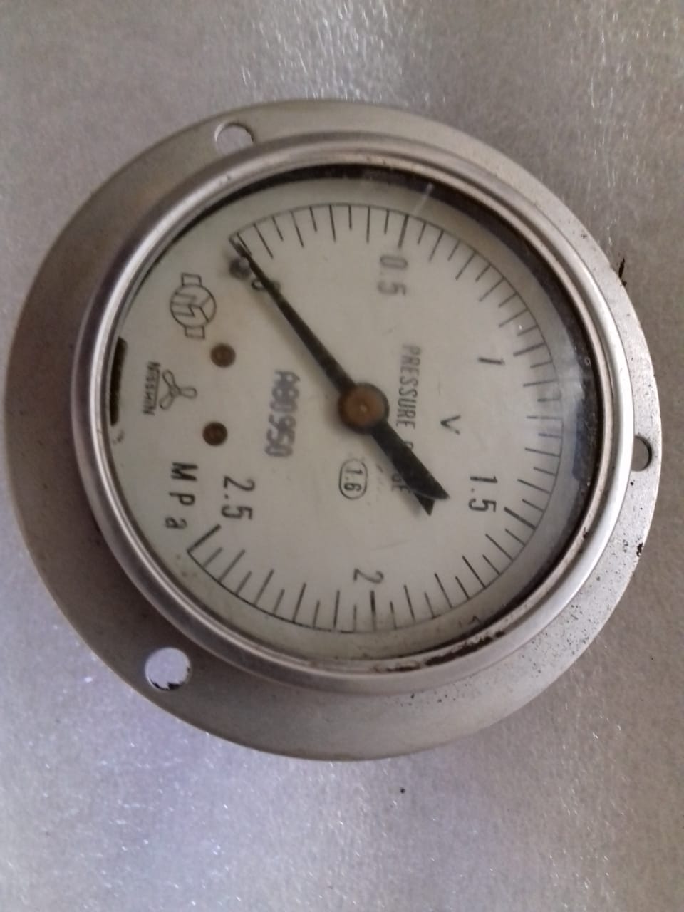 TANABE H-73/H-74 PRESSURE GAUGE 0-2.5 MPA ( OIL LEAKAGE)
