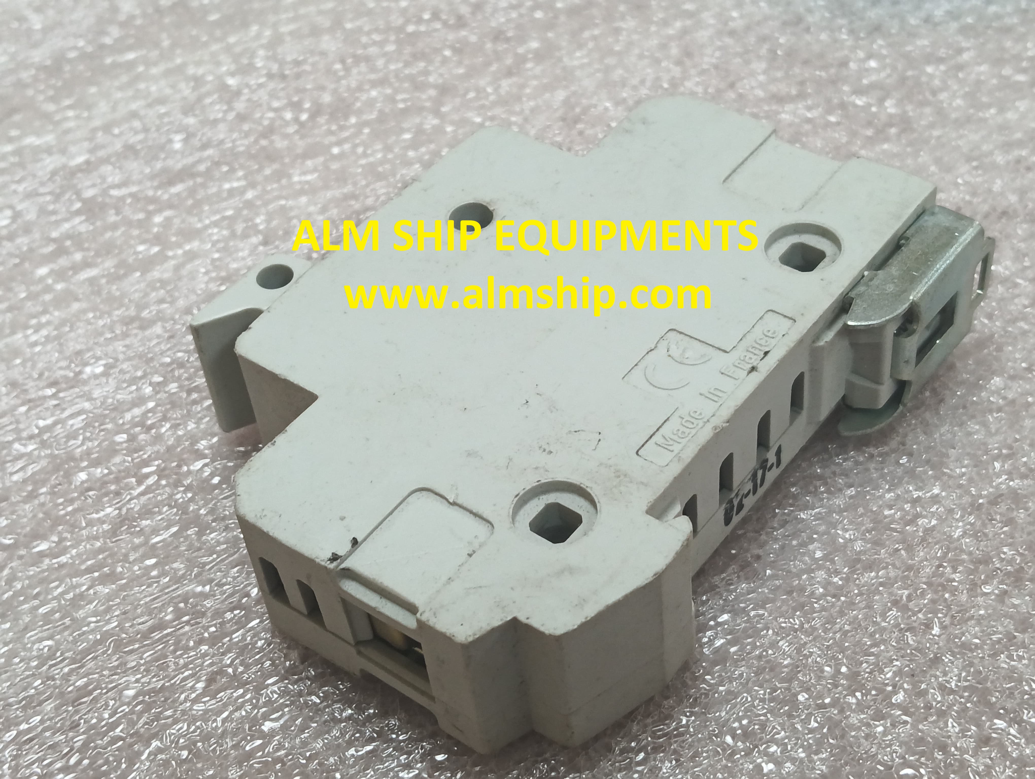 FUSE HOLDER/ HAGER/ L501